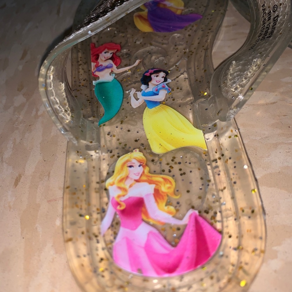 New Princess Sandals - Picture 3 of 7
